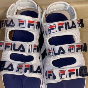 Fila disruptor sandals
